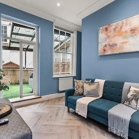 Stunning In - Private Garden Terrace Whitby