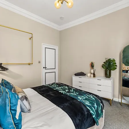 Stunning In - Private Garden Terrace *