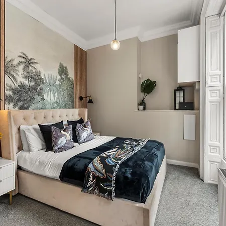 Stunning In - Private Garden Terrace