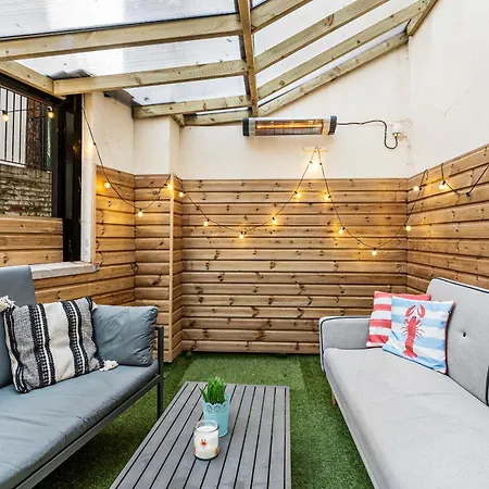 Stunning In - Private Garden Terrace Apartamento