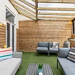 Stunning In - Private Garden Terrace