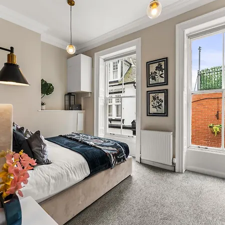 Stunning In - Private Garden Terrace