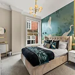 Stunning In - Private Garden Terrace Appartamento Whitby